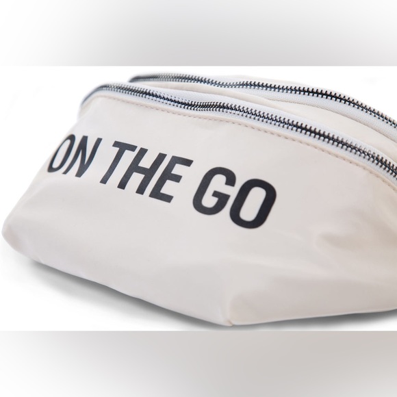 CHILDHOME women’s ON THE GO ivory banana bag 2 zip belt bag shoulder bag NWT - Picture 7 of 8